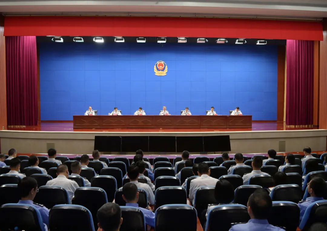 省公安厅举办深入贯彻中央八项规定精神学习教育读书班