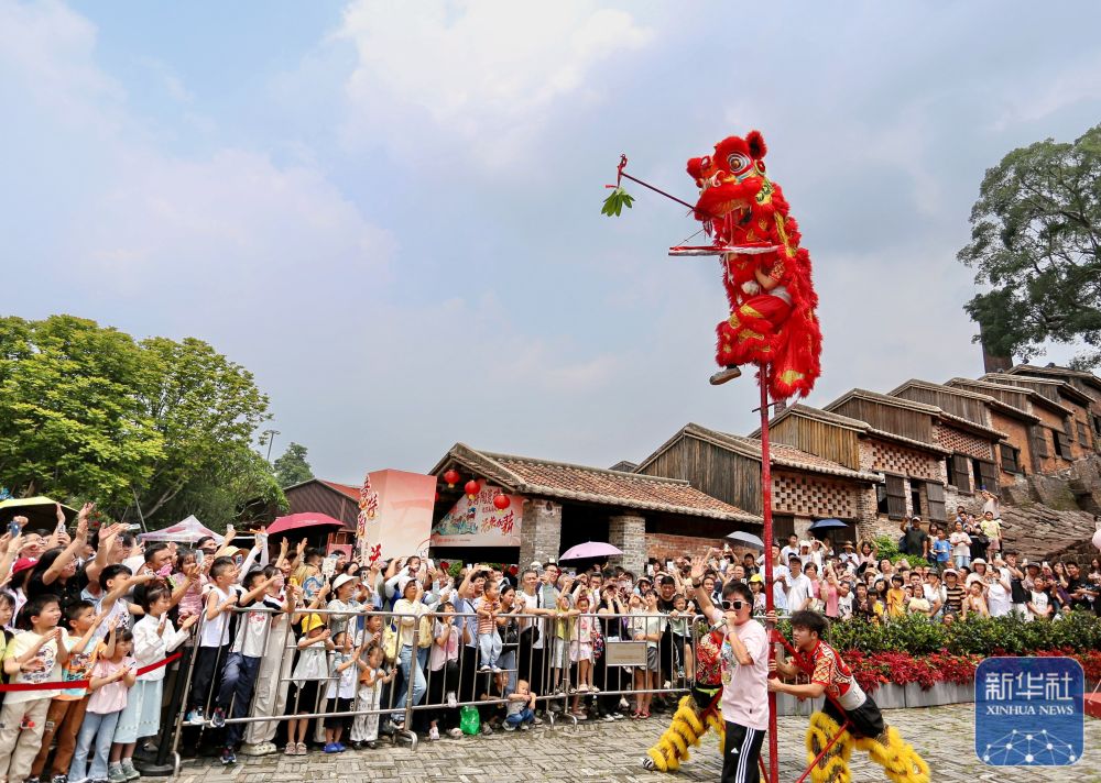 五一假期旅游消费市场活力十足