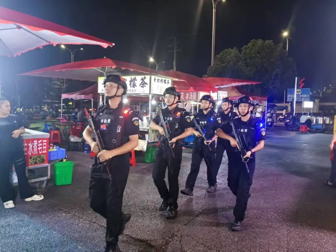 江西公安特巡警持续守护夏夜平安
