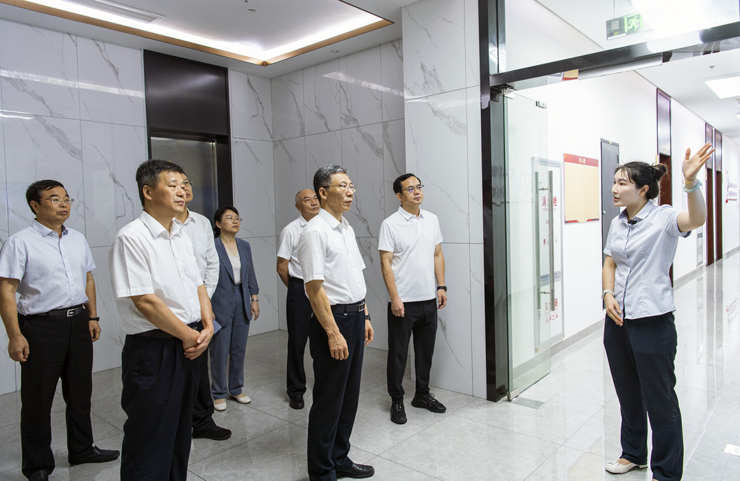 罗小云到南昌仲裁委开展专题调研