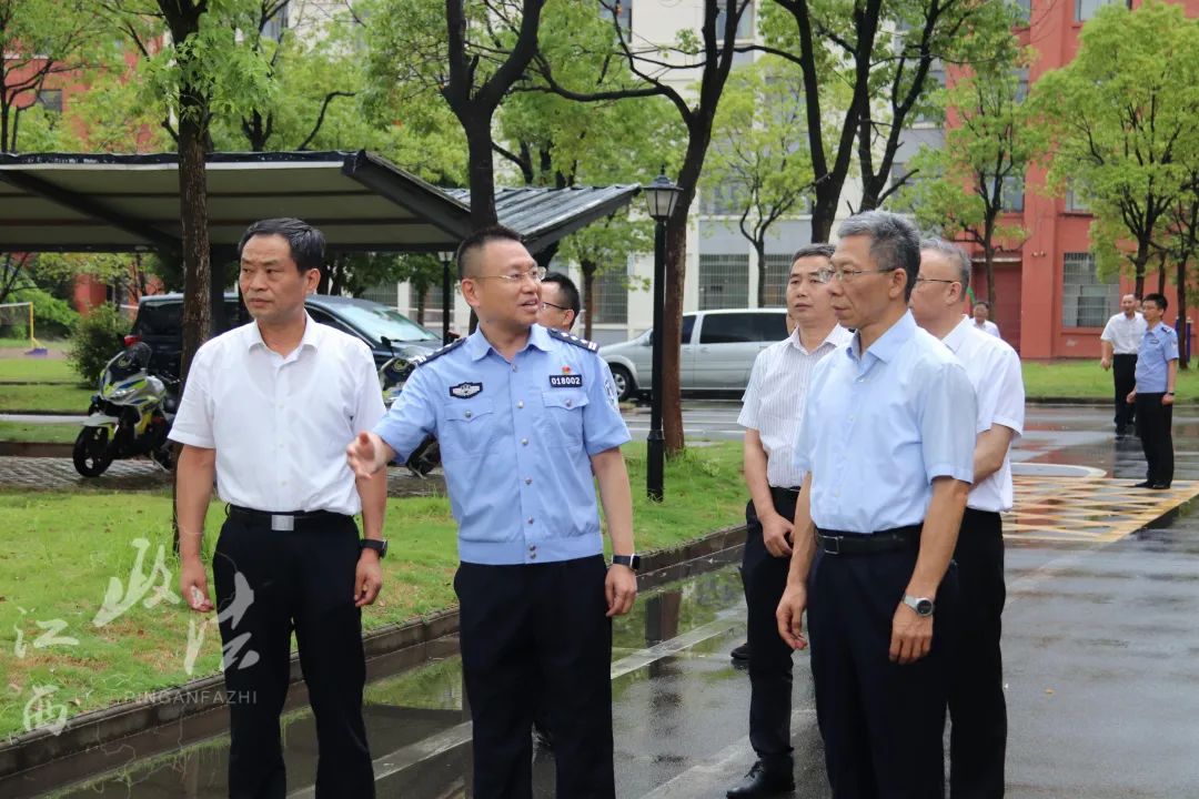 罗小云在进贤县调研