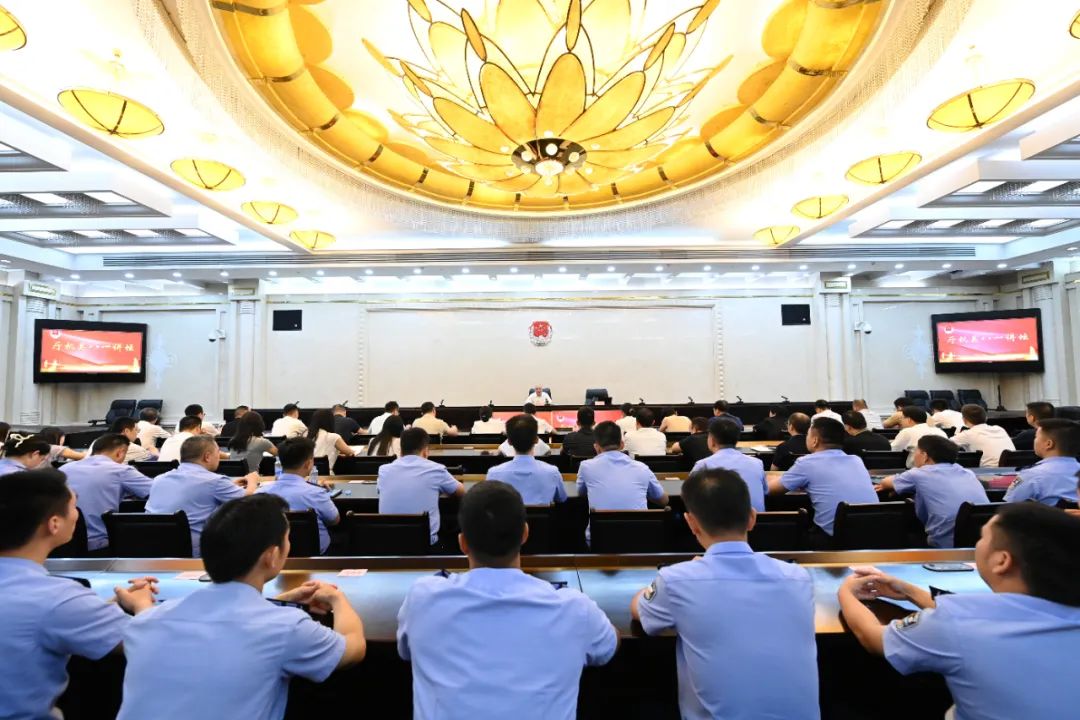 省司法厅举办“八一讲坛”