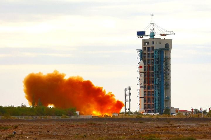 9月16日9时6分，我国在酒泉卫星发射中心使用长征二号丙运载火箭/远征一号S上面级，成功将卫星互联网技术试验卫星发射升空，卫星顺利进入预定轨道，发射任务获得圆满成功。新华社发（王海霞摄）
