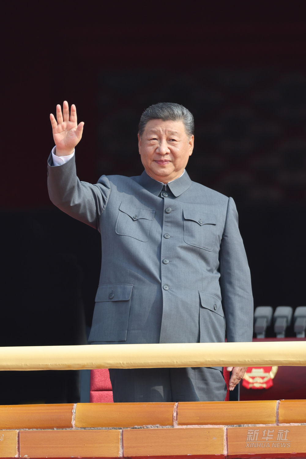 新华图讯｜习近平来到天安门城楼主席台