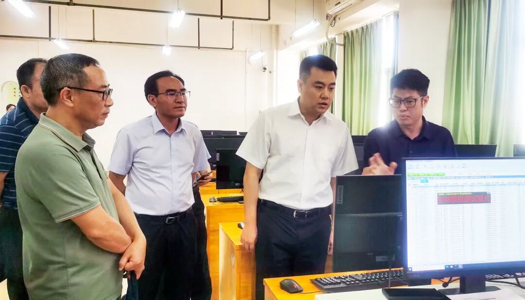 鲁伟调研督导我省国家统一法律职业资格考试工作