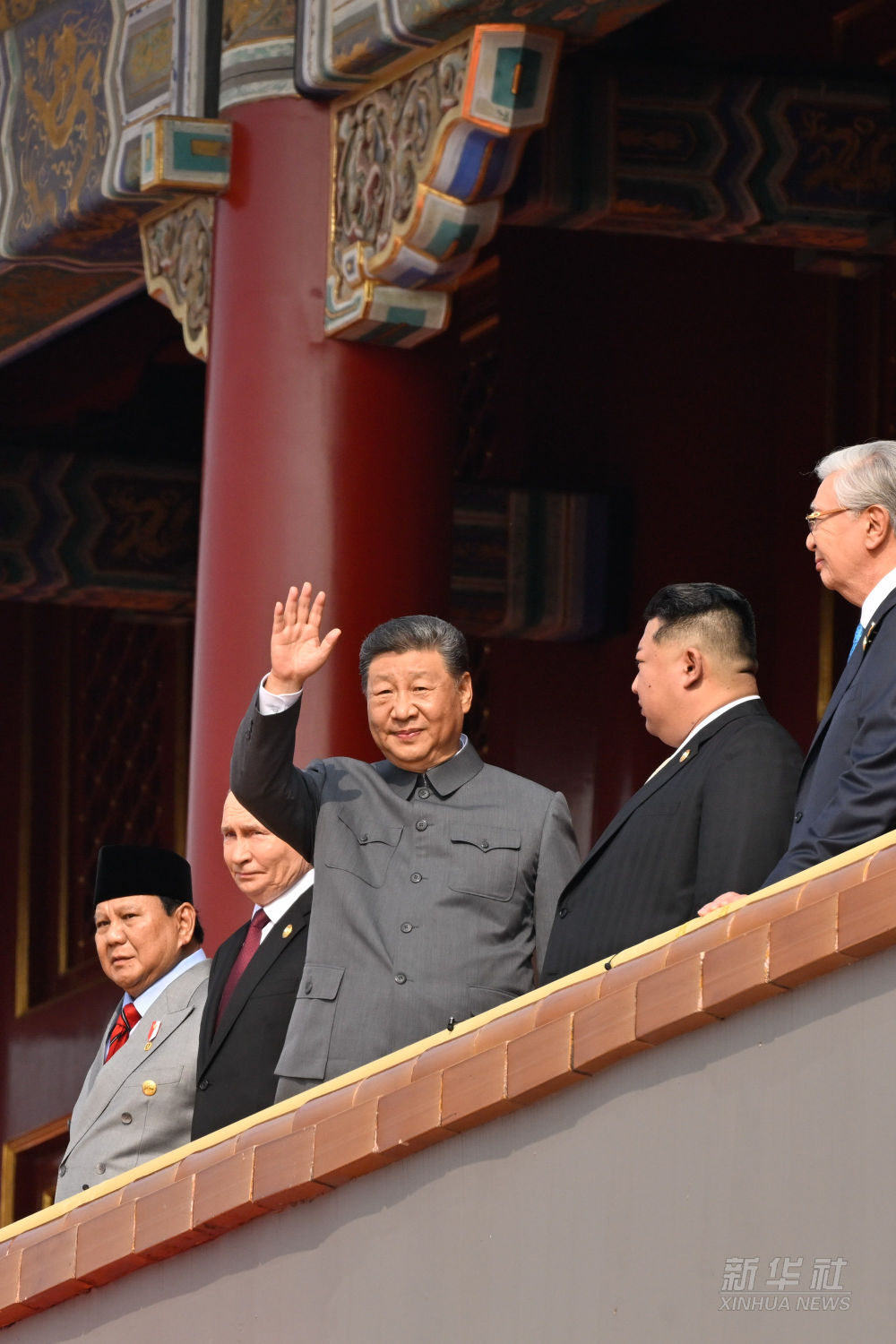 新华图讯｜习近平来到天安门城楼主席台