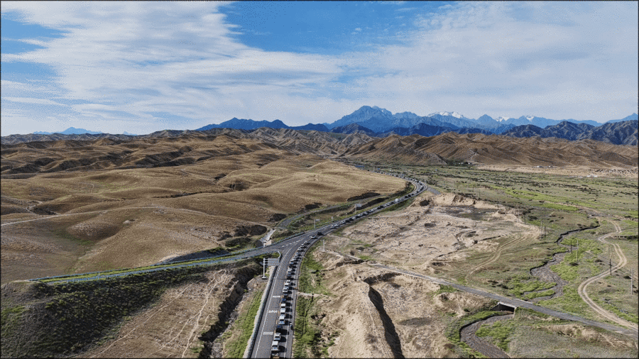 沿着公路瞰新疆:贯通天山南北——独库公路