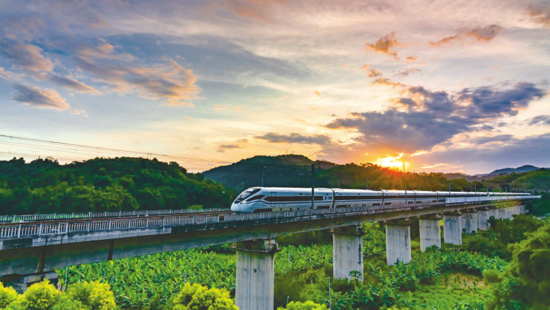 云浮市境内的南广高铁(2024年8月摄) 云浮市委宣传部供图