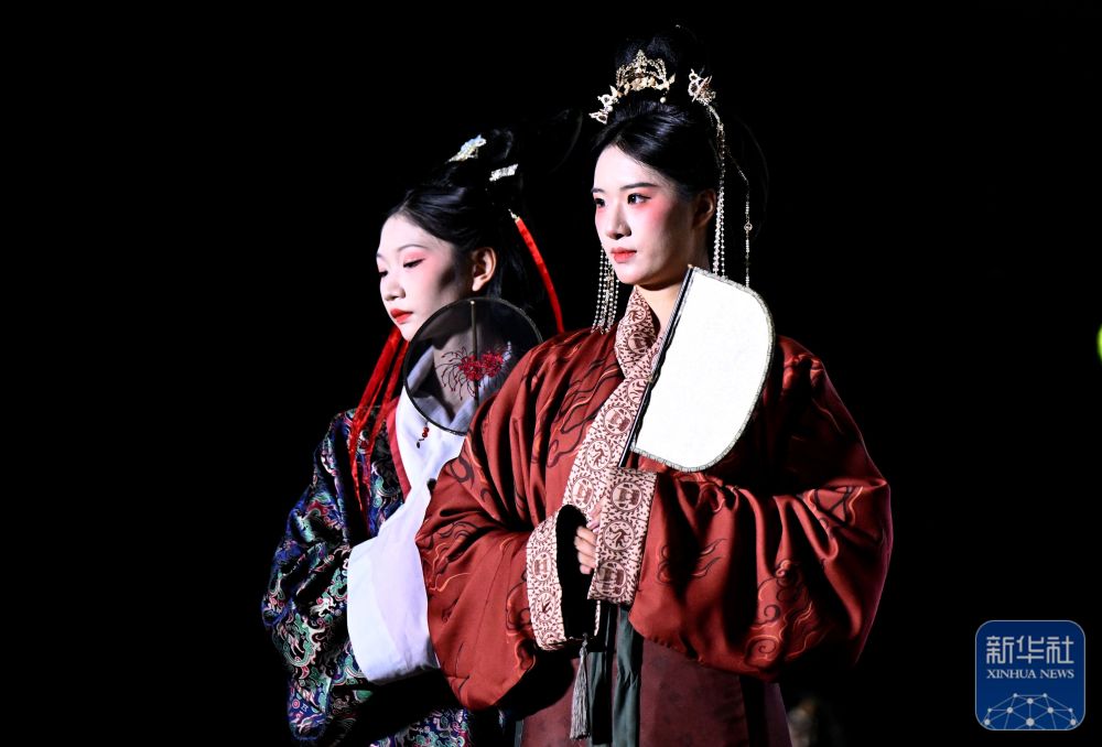 古都华服秀