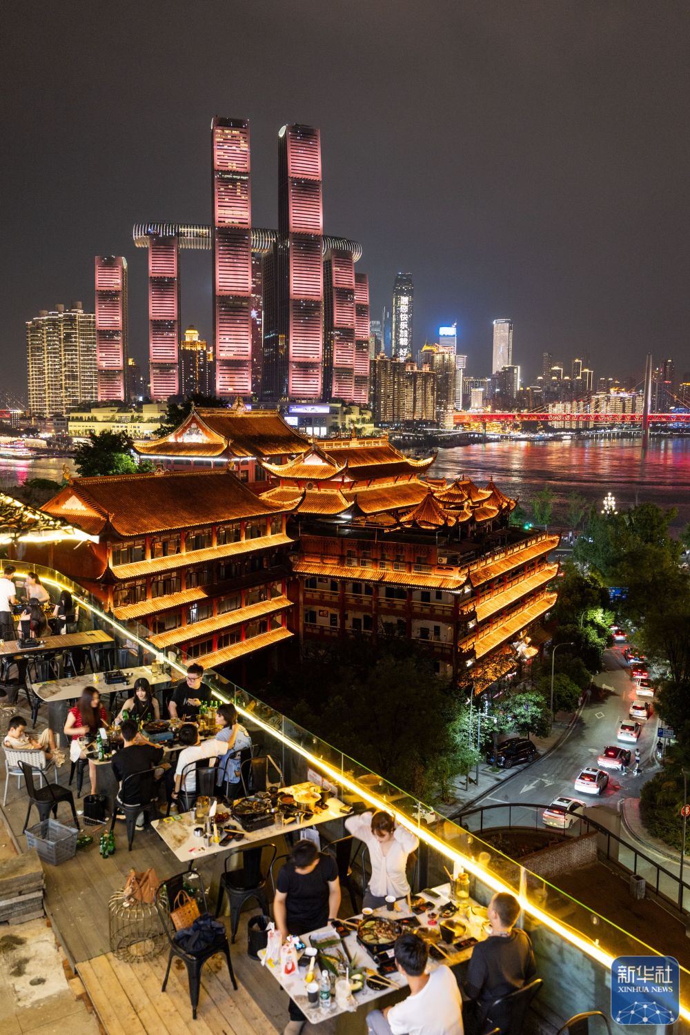 古今建筑同框彰显“新韵重庆”独特魅力