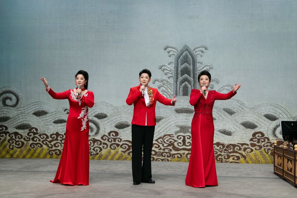 11月15日16日​​“谭氏三姐妹”天蟾舞台演出