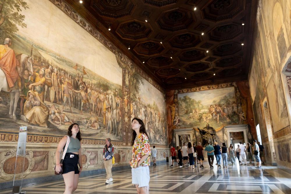 卢浮宫遭劫 意大利宣布运用AI技术加强文物安保