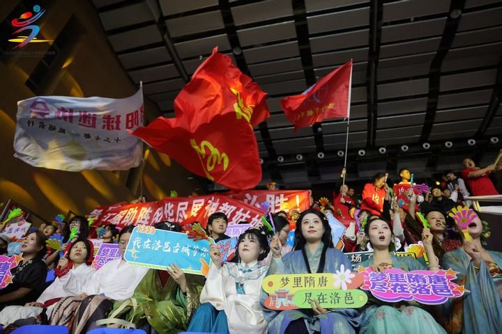 吃著桶子雞看比賽 穿著漢服喊加油——河南女排城市聯(lián)賽燃動民間煙火氣