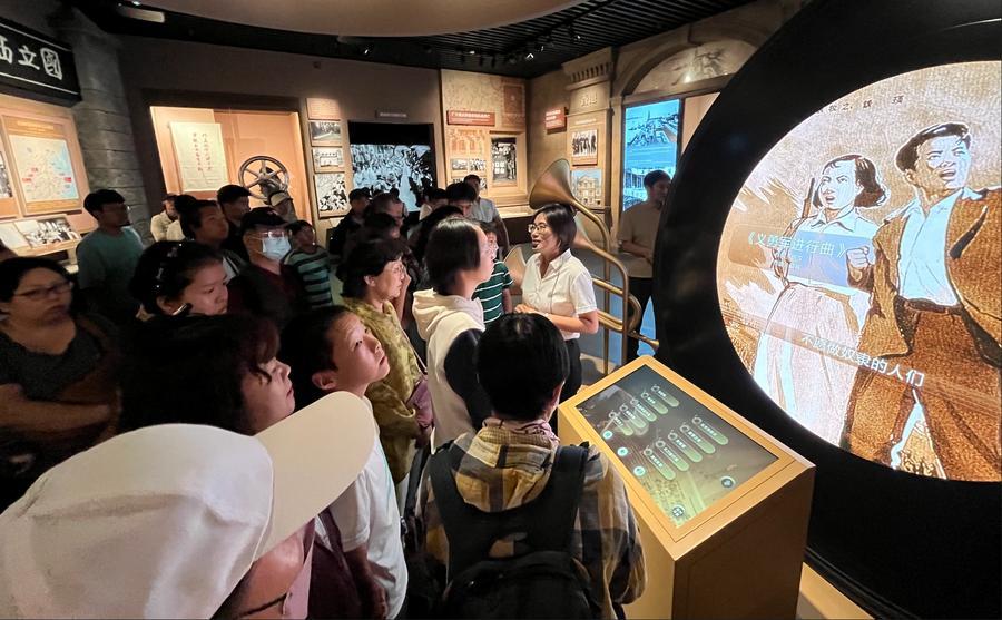 这个假期 “红色旅游”“赏秋出行”火热