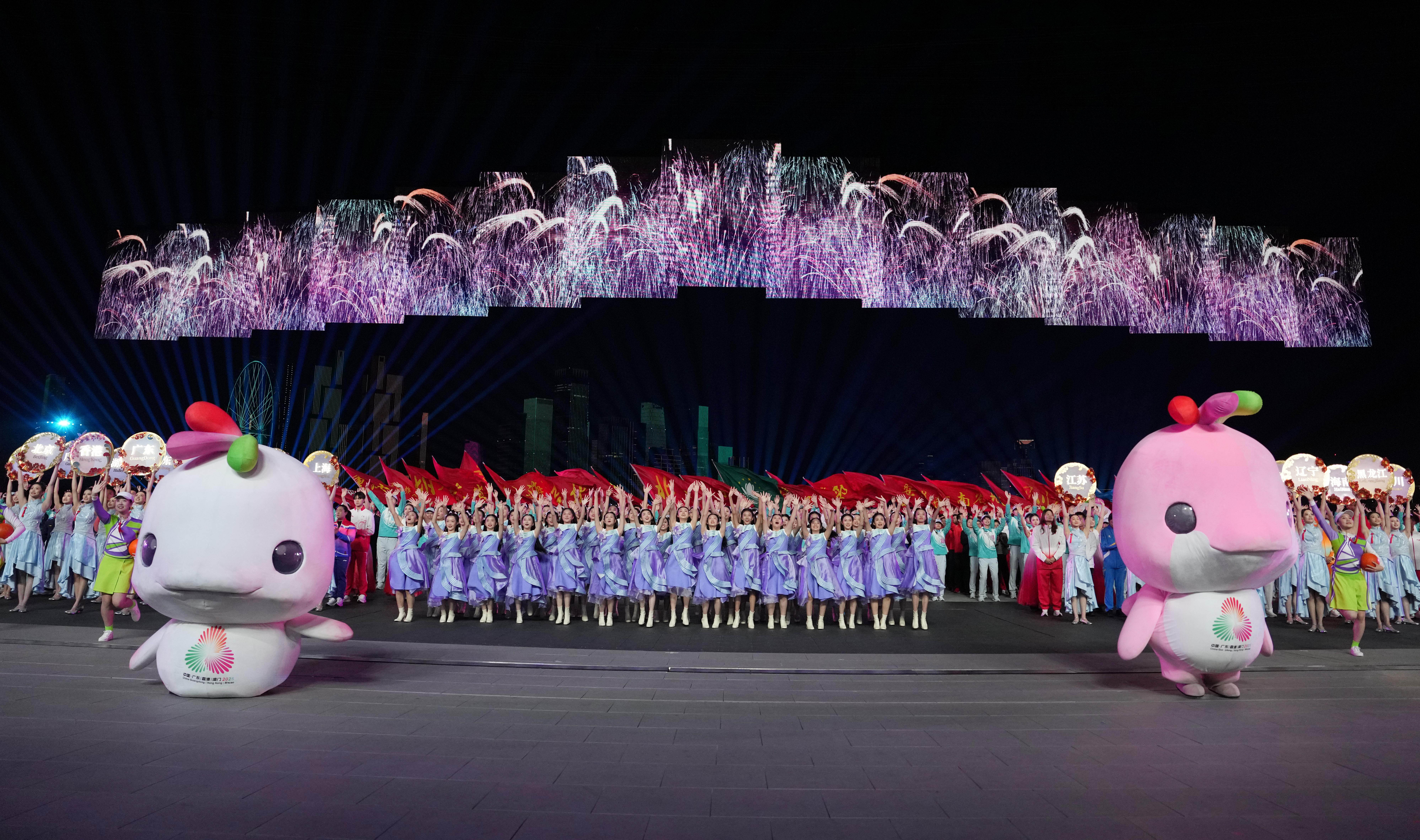 ↑ 这是拍摄的闭幕式现场。 新华社记者 张龙 摄