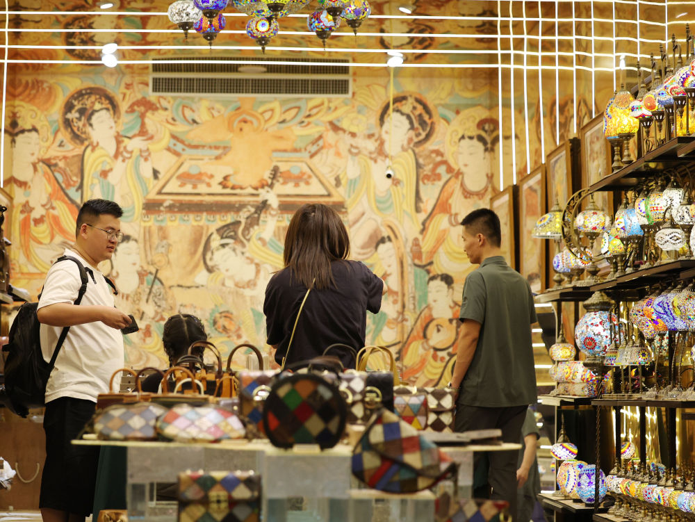 鏡觀·回響|丹青刻歲月 石窟映千年