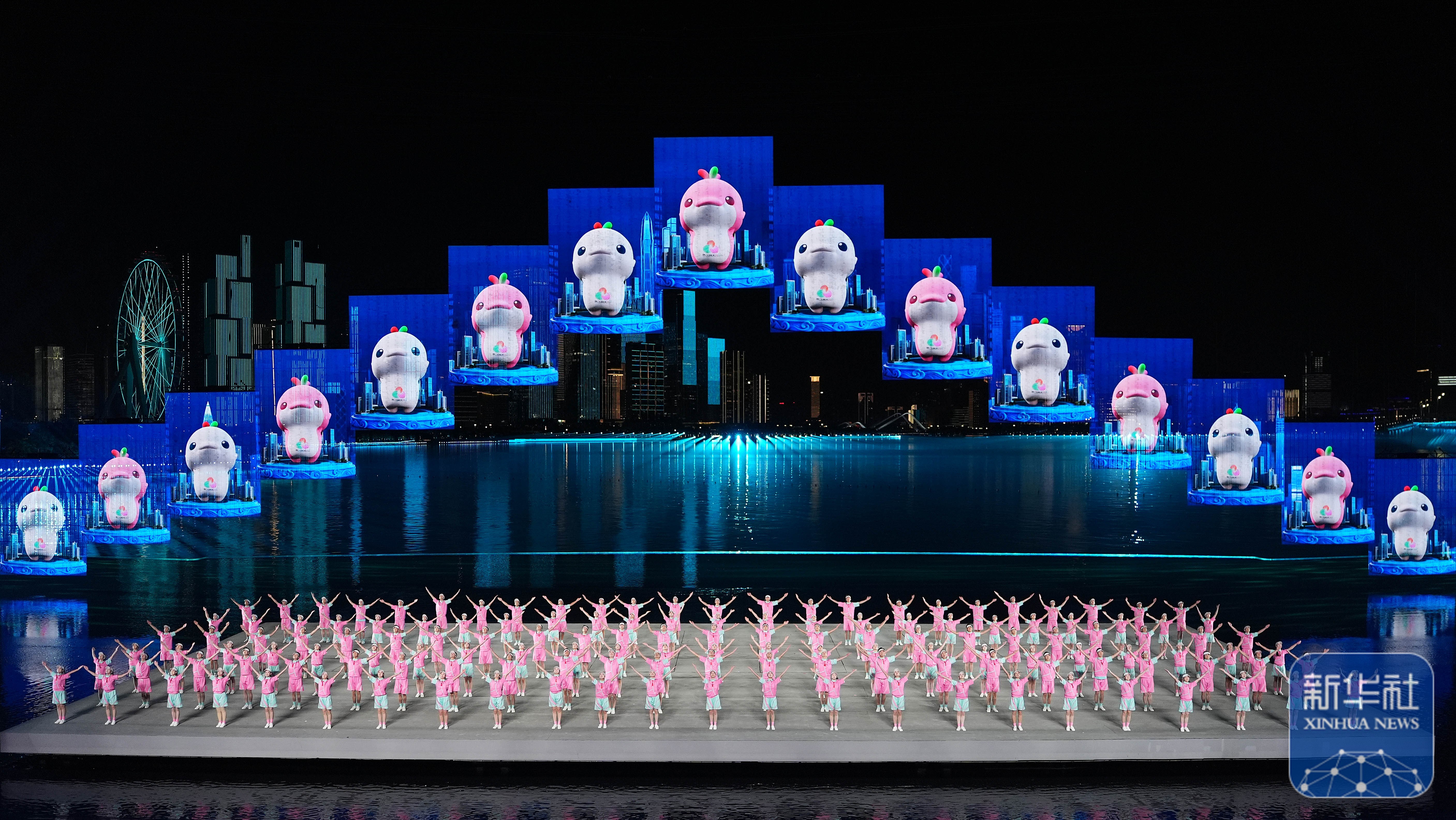 ↑ 这是闭幕式现场表演。 新华社记者 张龙 摄