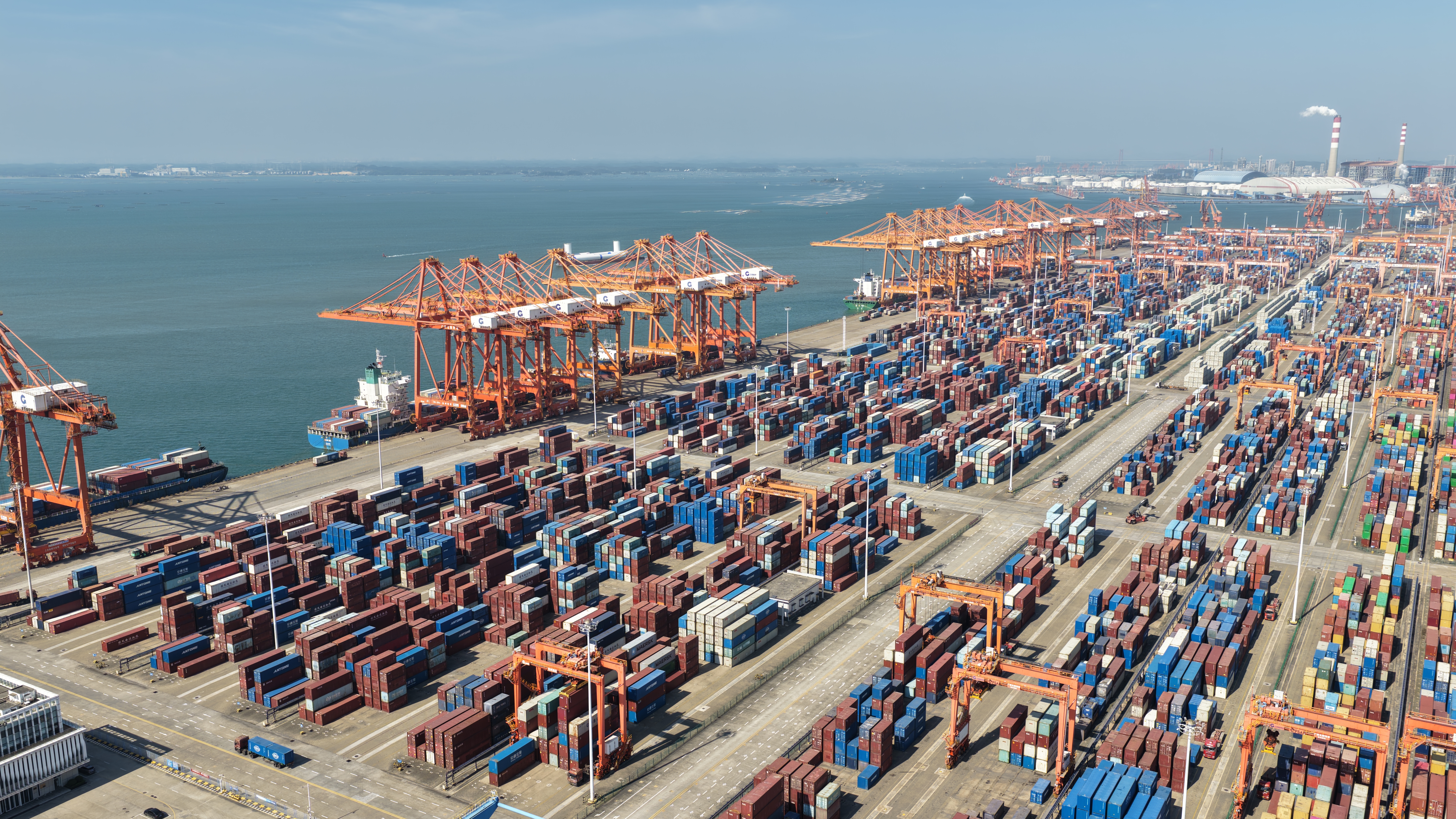 西部陆海新通道班列累计发送货物超500万标箱