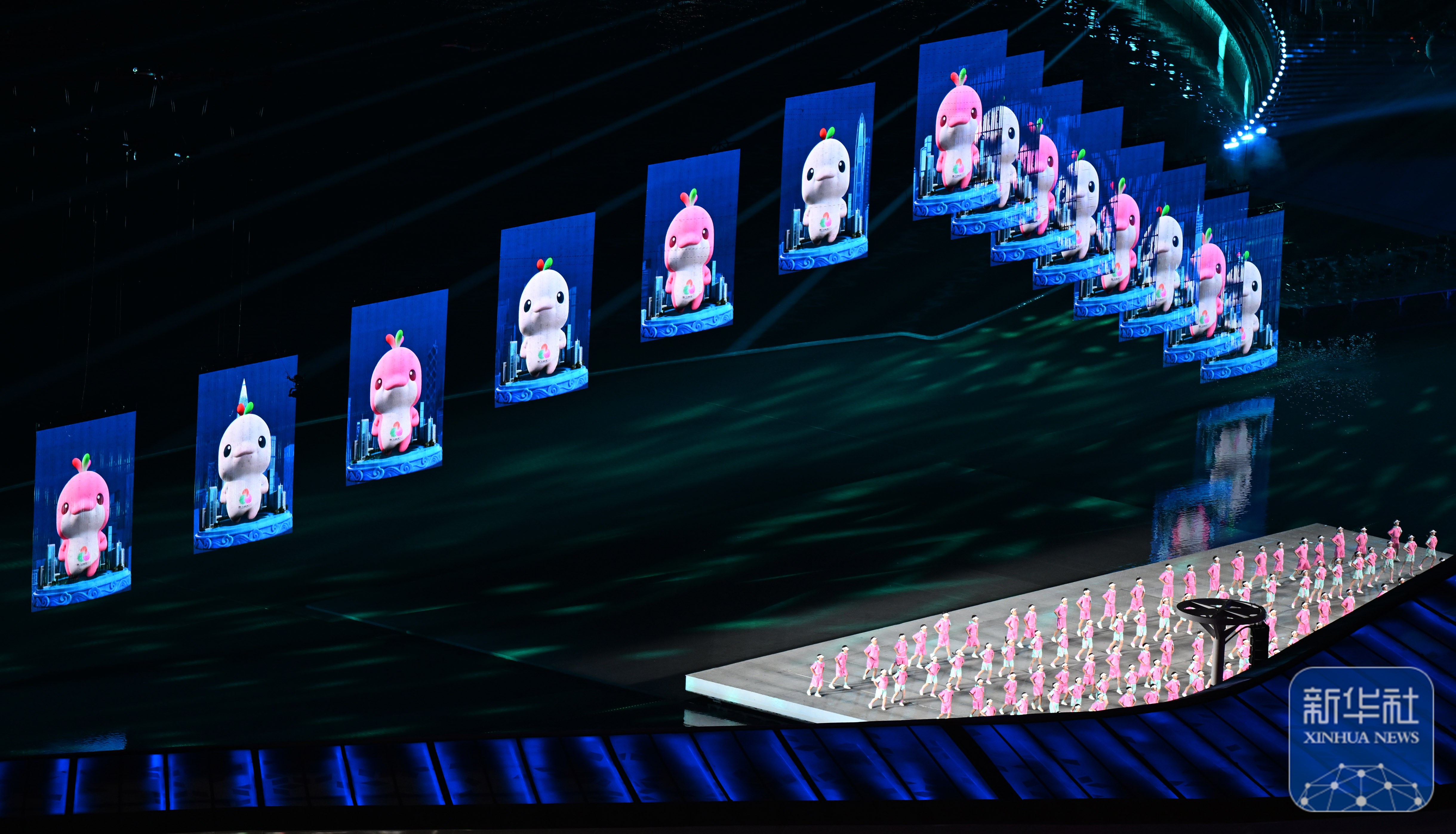 ↑ 这是拍摄的闭幕式现场。 新华社记者 毛思倩 摄</p><p style=