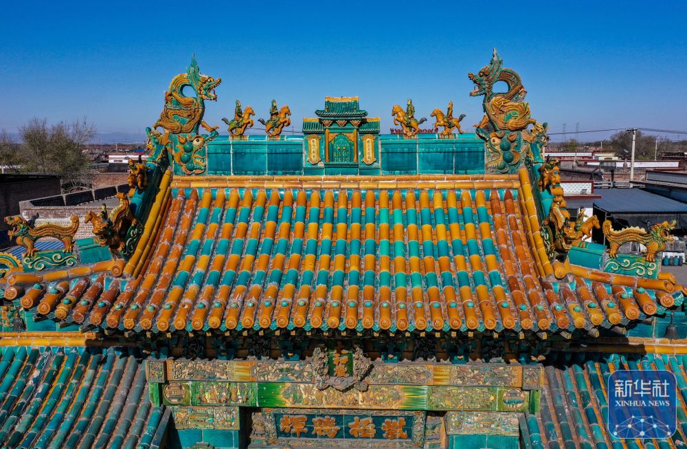 住在古建顶上的“精灵”