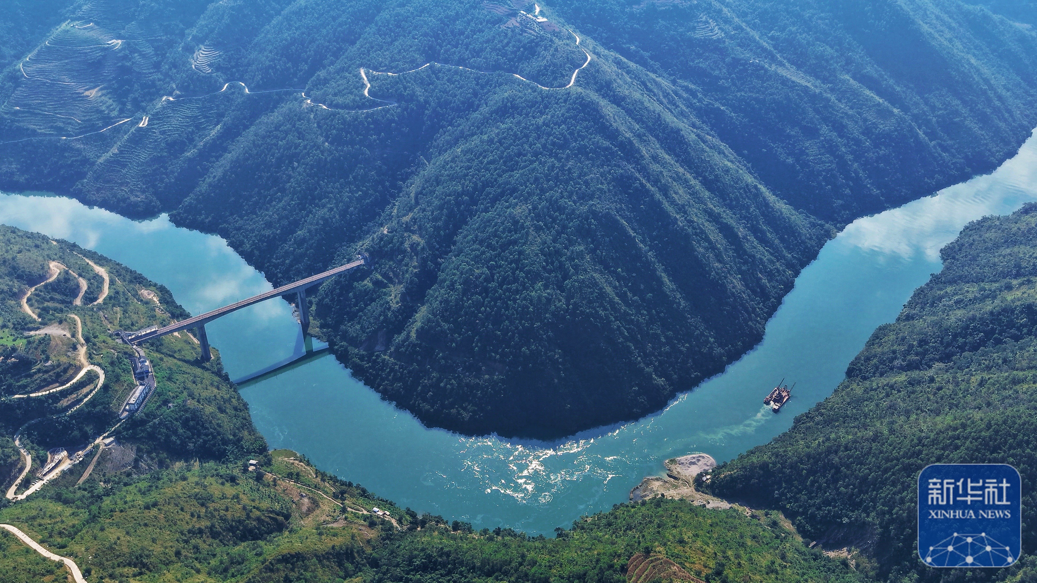 四中全会精神在基层丨这座宝藏车站让山乡居民搭上“幸福快车”