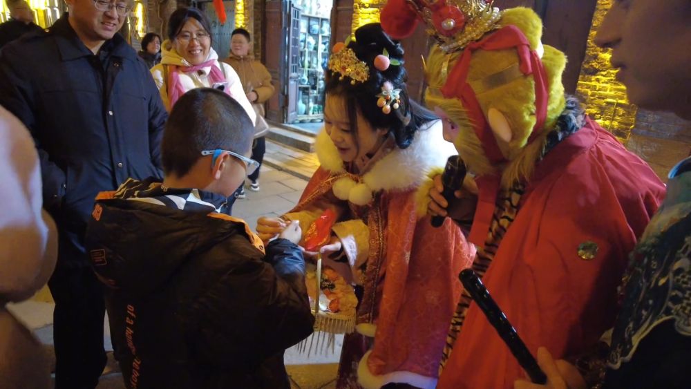 新华视点|一城一特色焕新文旅 夜经济激活消费新引擎