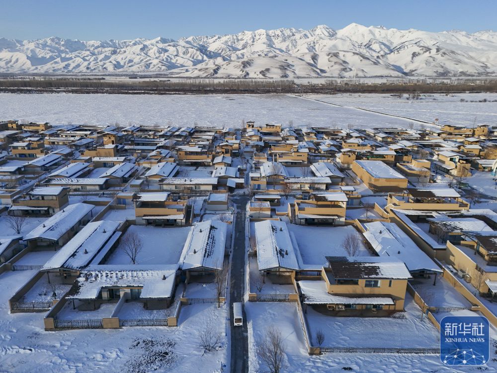 新疆那拉提：雪原跃动“热雪”激情