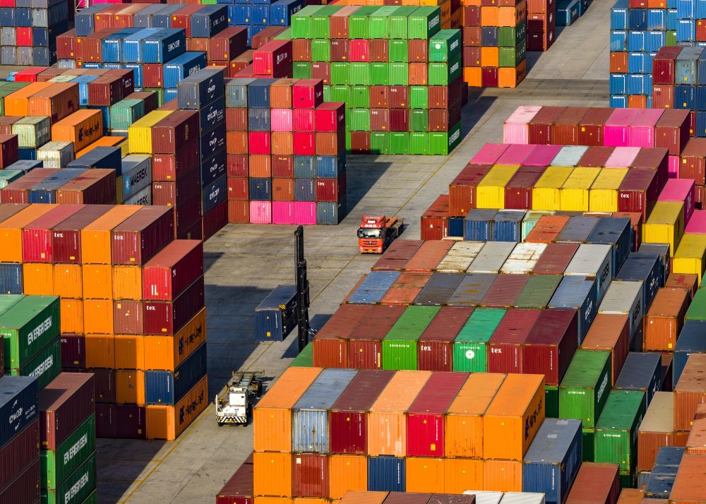 增长目标顺利实现　创新生发新鲜动能——海外人士热议全年经济数据背后的中国信心