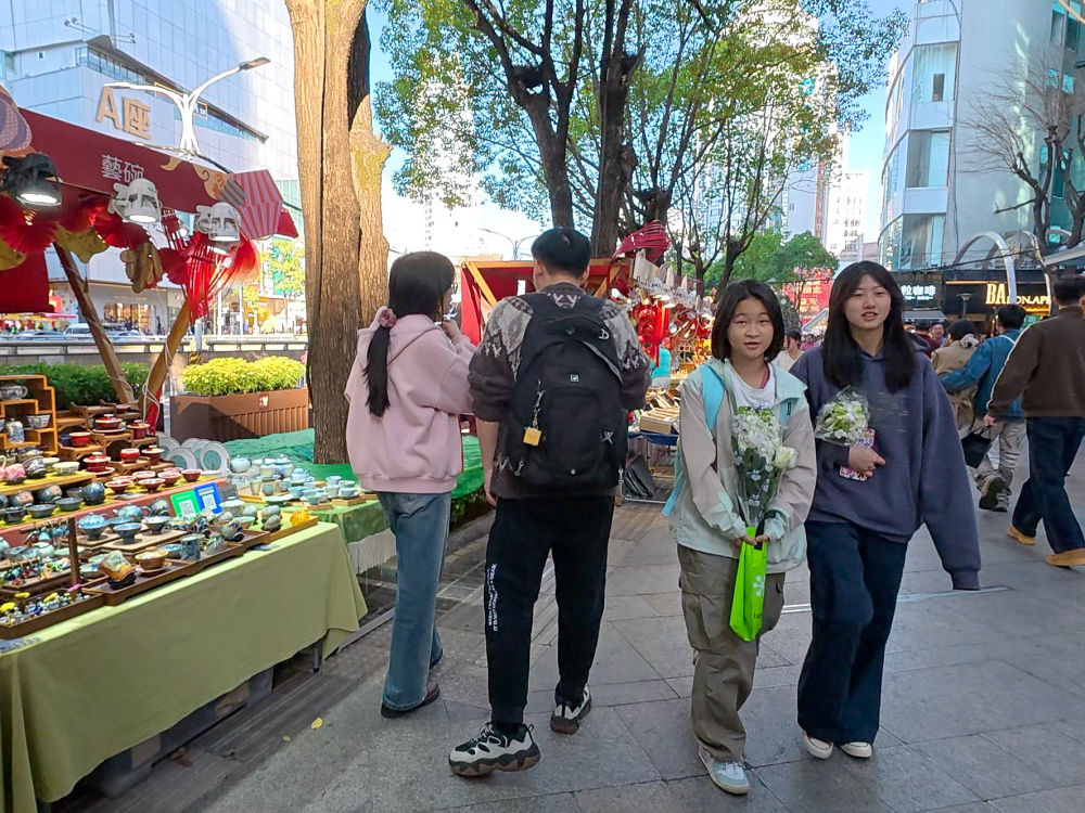 新春走基层·驻外记者回乡手记｜春城的花 花城的春