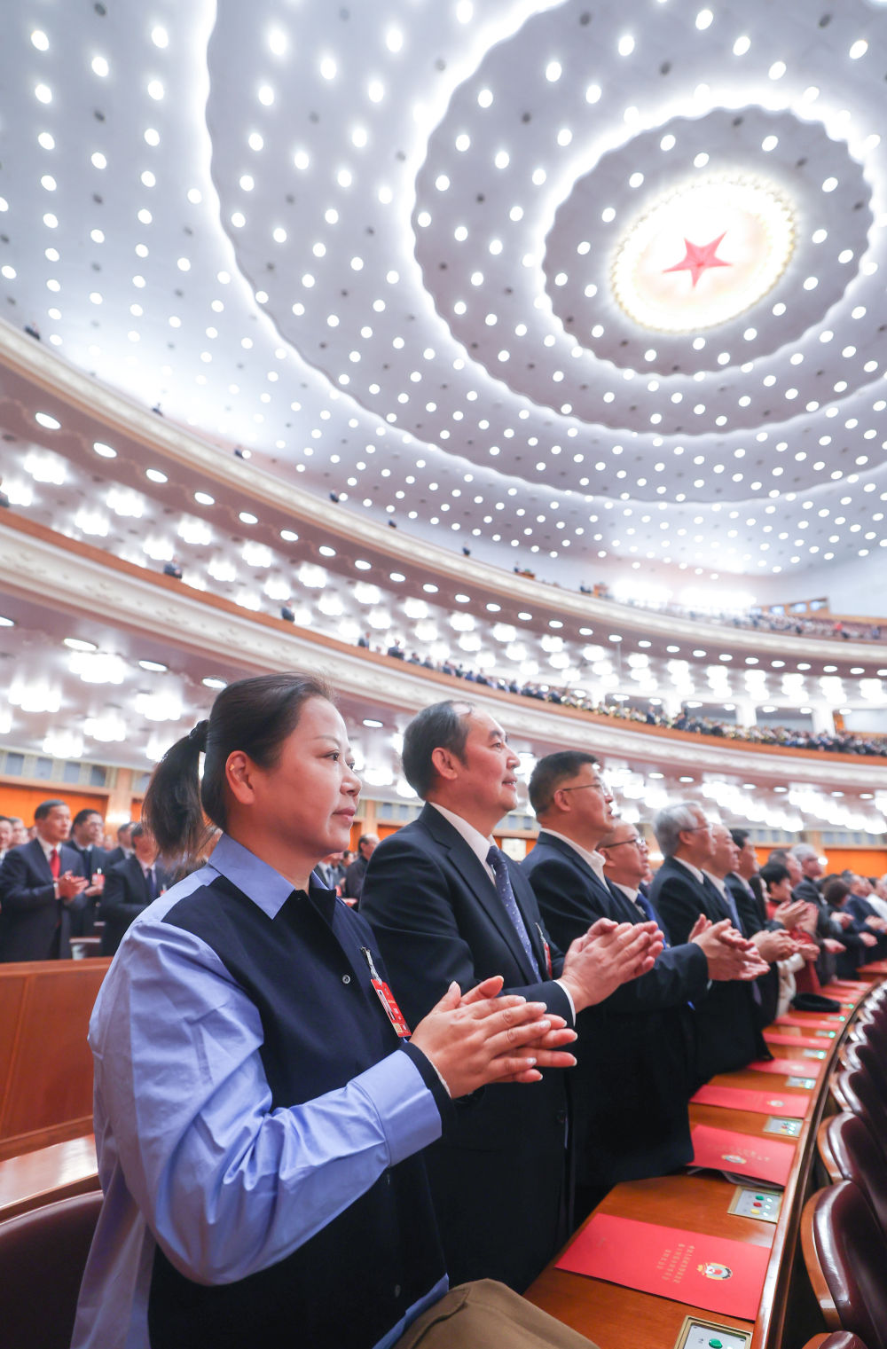 两会丨全国政协十四届四次会议闭幕会在京举行