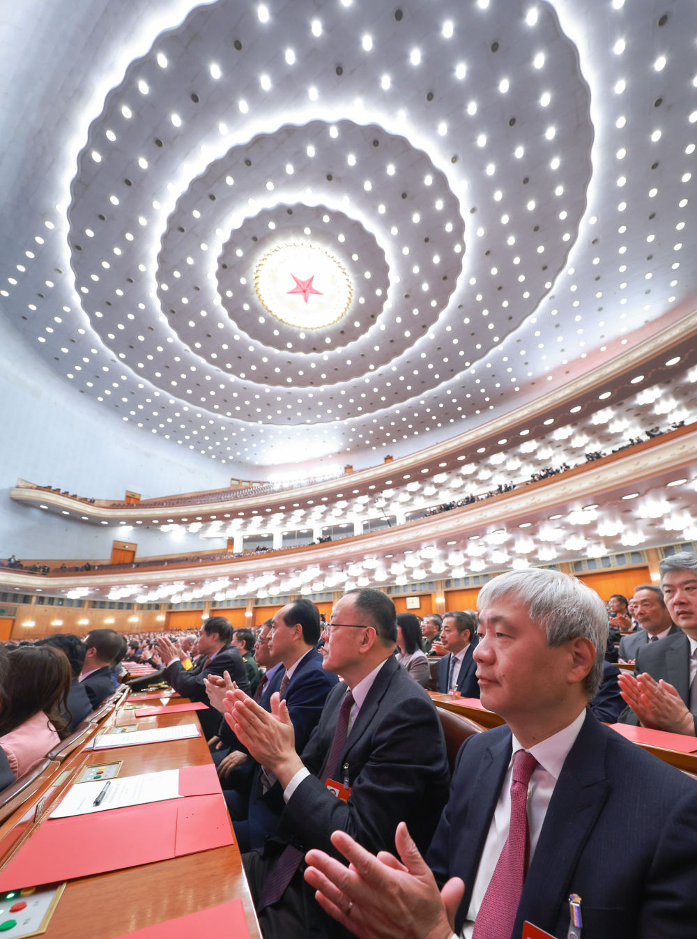 两会丨全国政协十四届四次会议闭幕会在京举行