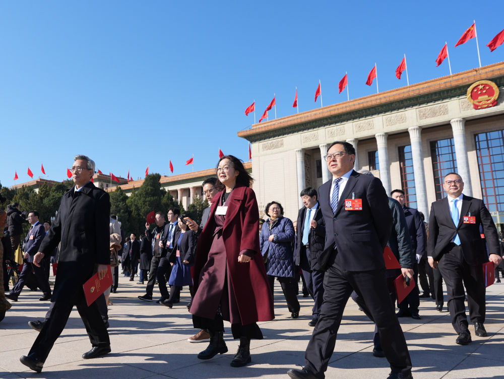 两会丨全国政协十四届四次会议闭幕会在京举行