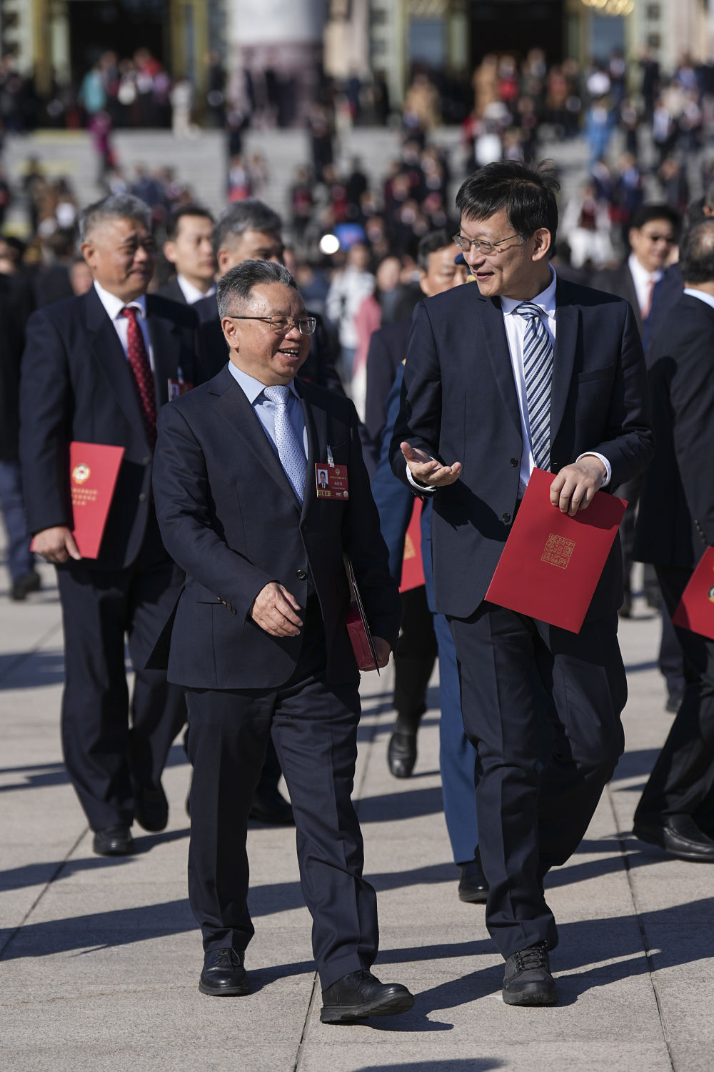两会丨全国政协十四届四次会议闭幕会在京举行