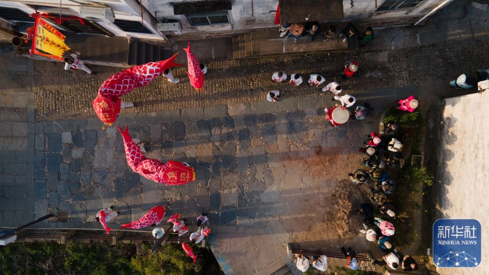 “一尾鱼灯”承古韵 焕新出彩映徽州