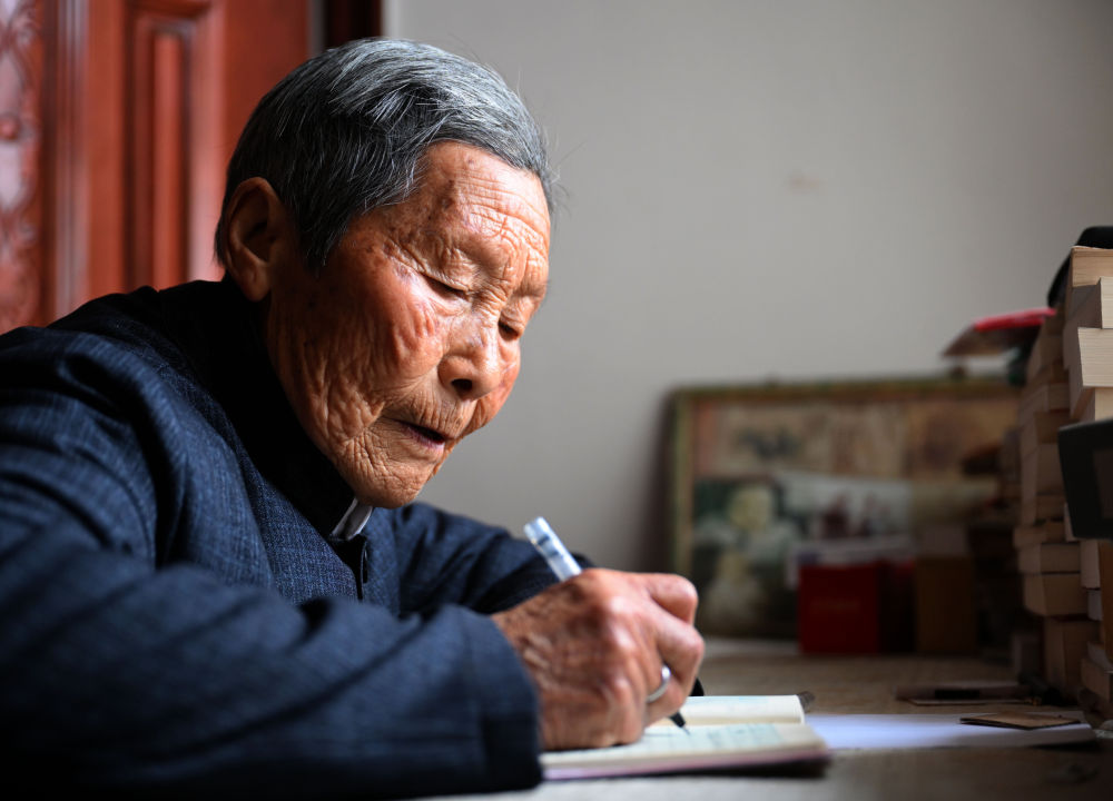 特寫：“紅軍洞”前的開學(xué)第一課