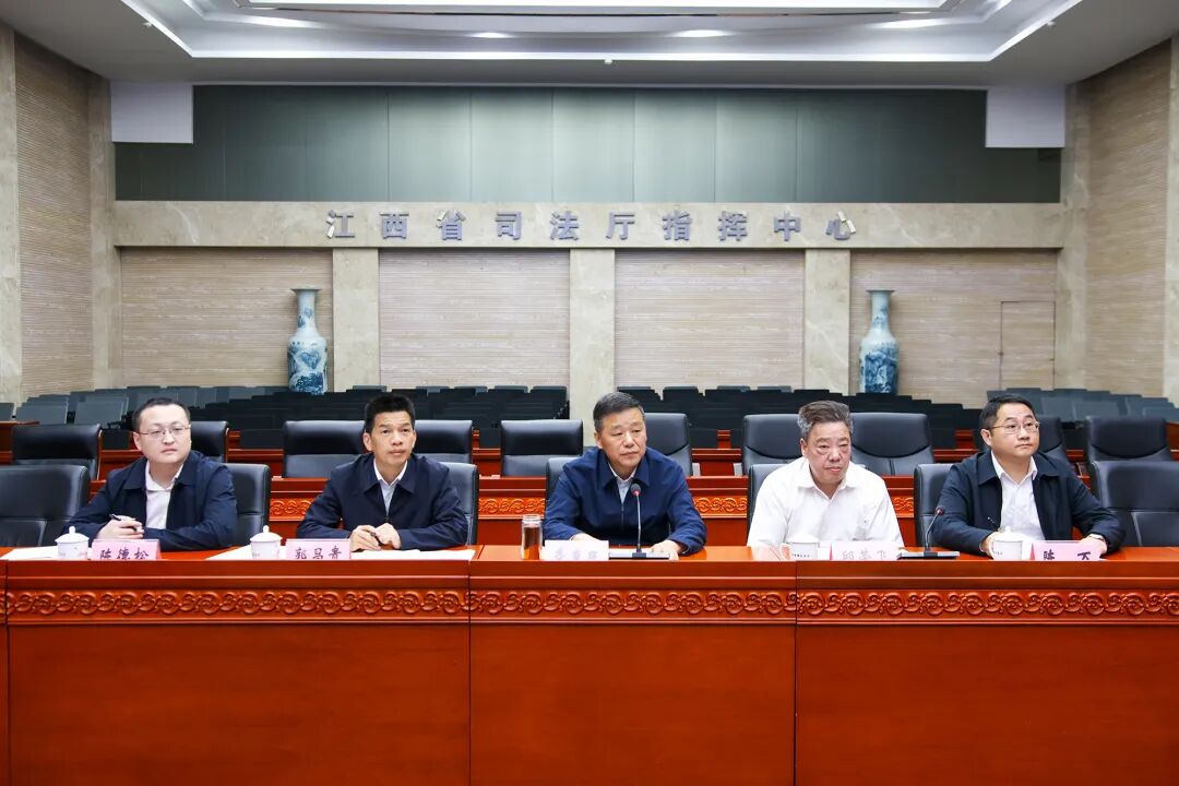 龚惠民慰问“五一”假期值班民警并调度安全稳定工作
