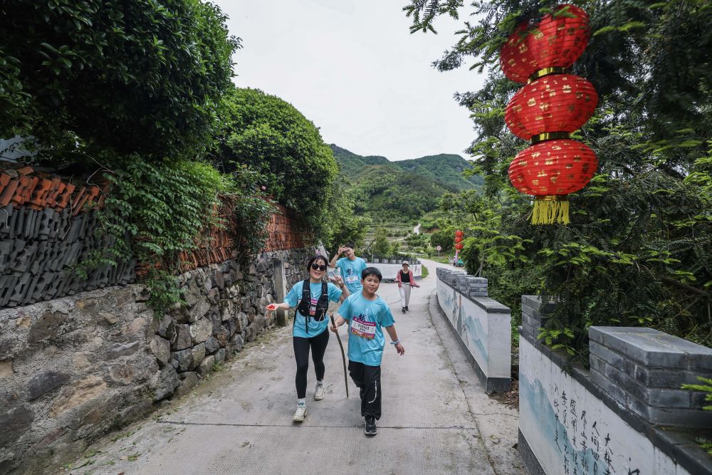 假日越野徒步助力山乡特色文旅消费