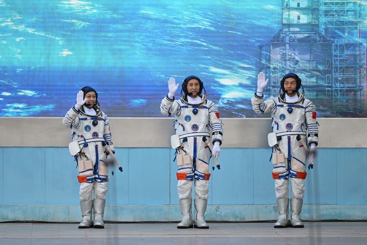 神舟再上九万里　风雷激荡七十年——写在神舟二十三号载人飞船成功发射之际