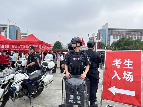 暖心护考 托举青春追梦