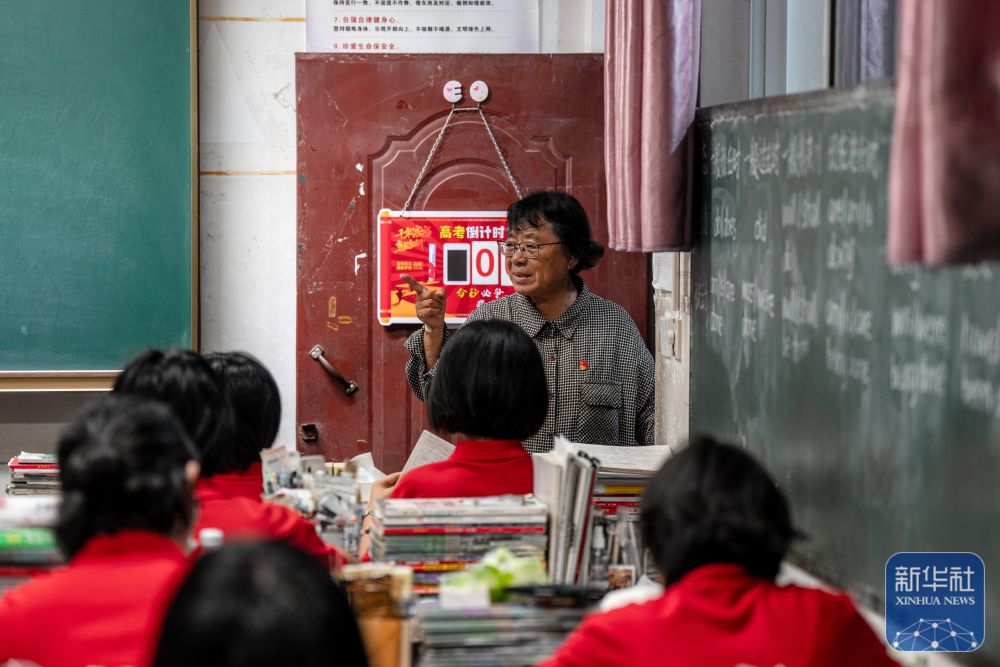 张桂梅校长连续16年送考