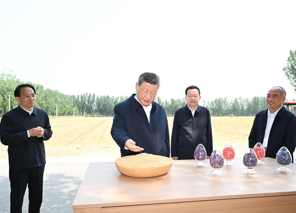 https://img-xhpfm.xinhuaxmt.com/News/202606/XxjpsgC000270_20260624_CBMFN0A001.jpg?x-oss-process=image/resize,w_1000/auto-orient,1/quality,Q_80