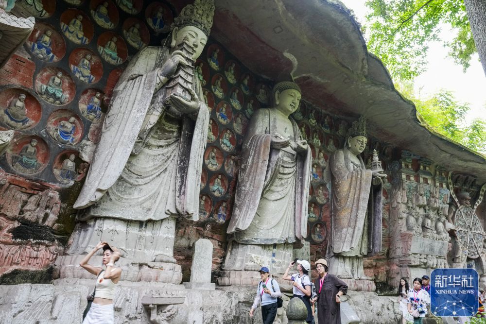 世界文化遗产大足石刻景区旅游人气旺