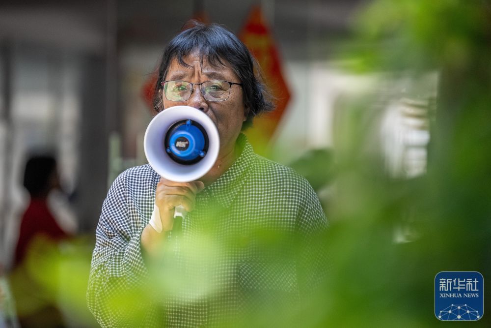 张桂梅校长连续16年送考