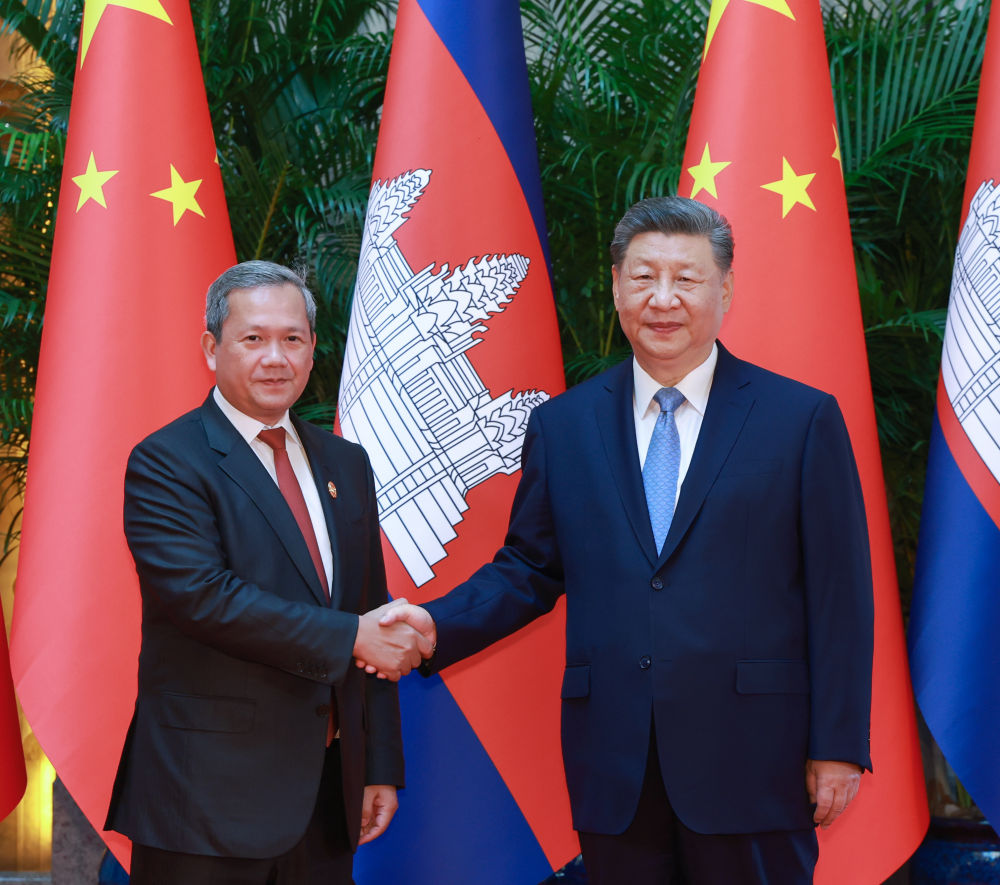 7月17日下午,国家主席习近平在上海西郊宾馆会见来华出席2026世界人工智能大会暨人工智能全球治理高级别会议并进行工作访问的柬埔寨首相洪玛奈。新华社记者 王晔 摄