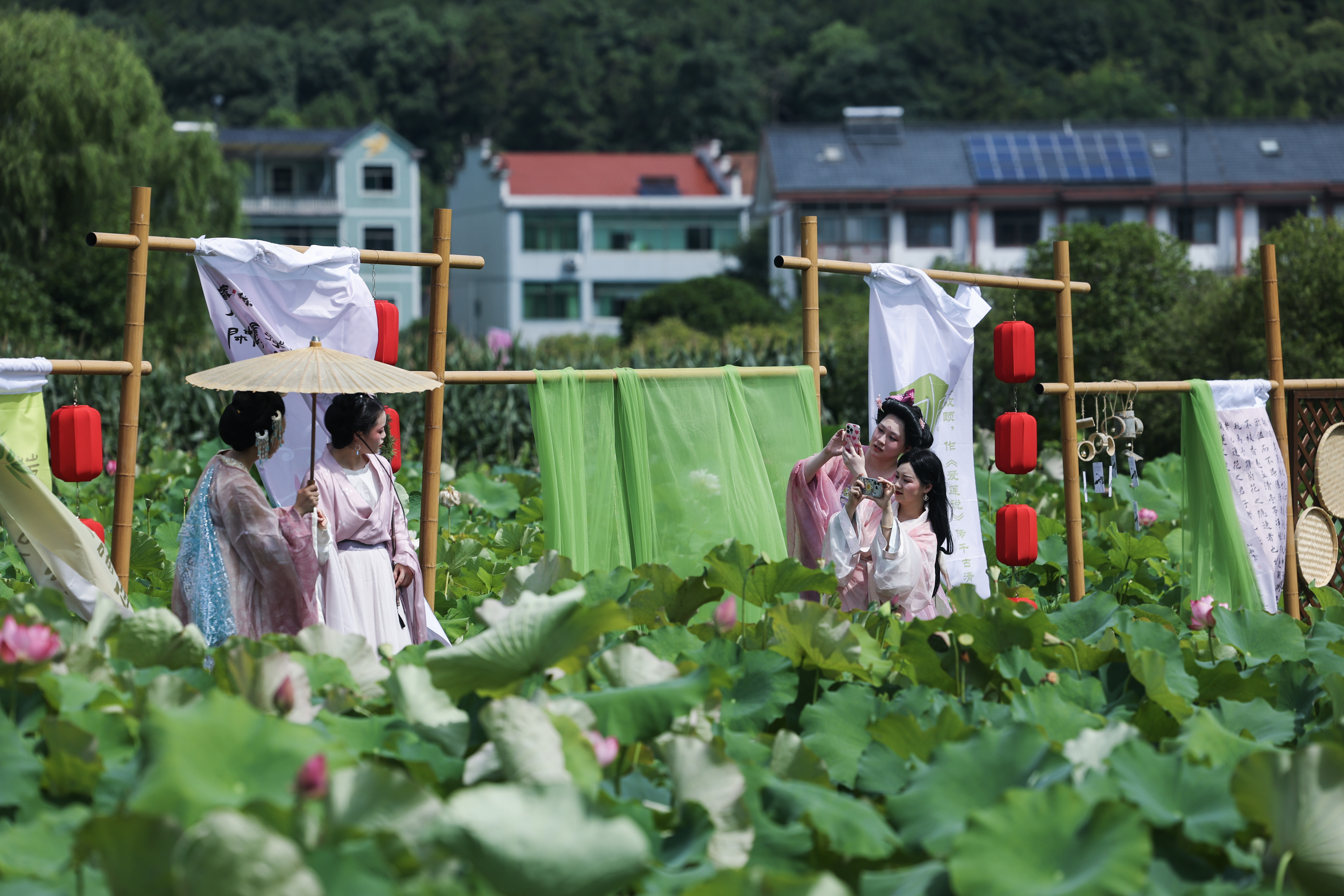 多元业态激发夏日经济活力