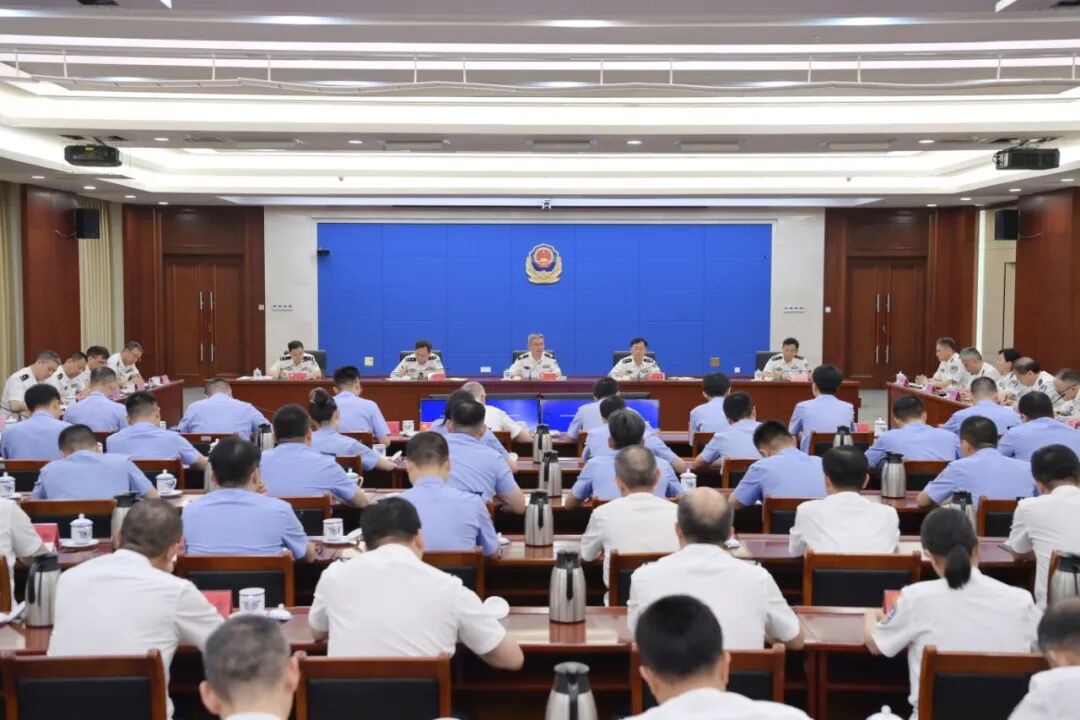 省公安厅召开“晒亮点 提建议”厅机关处科级干部代表座谈交流会