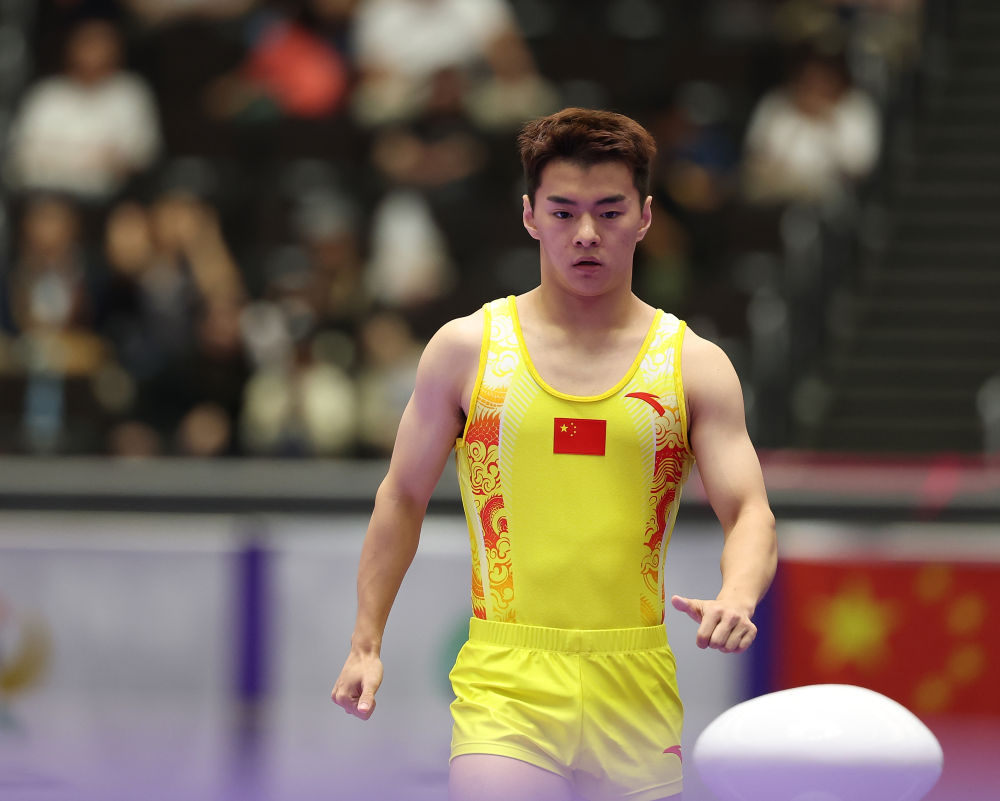 亚运会｜严浪宇、王梓赛包揽男子蹦床冠、亚军