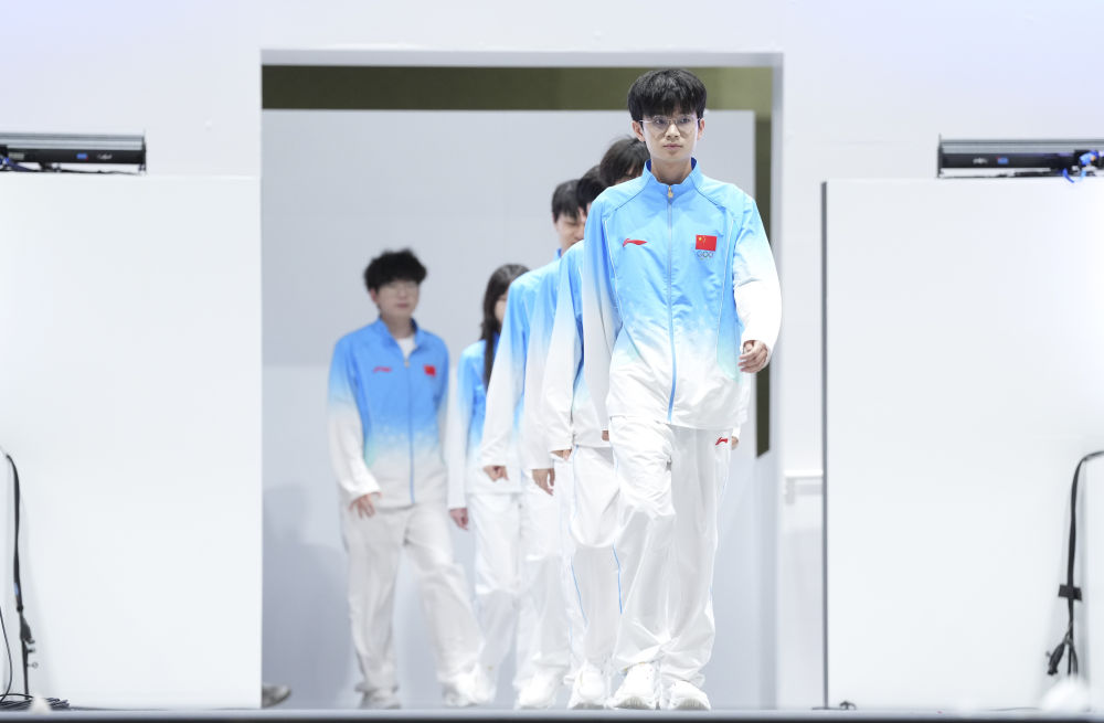 电竞女将穆欣月创历史 第五人格中国队夺金